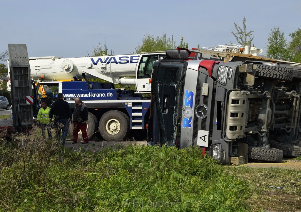 Schwerer VU LKW Zug Bergheim Kenten Koelnerstr P403.JPG - Miklos Laubert